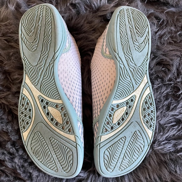 Mermaid water shoe. - Picture 3 of 4